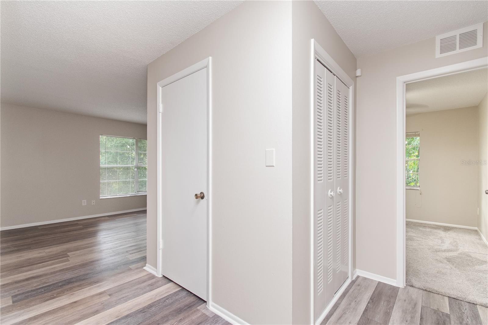 Image 4 of 25 For 905 Levee Court