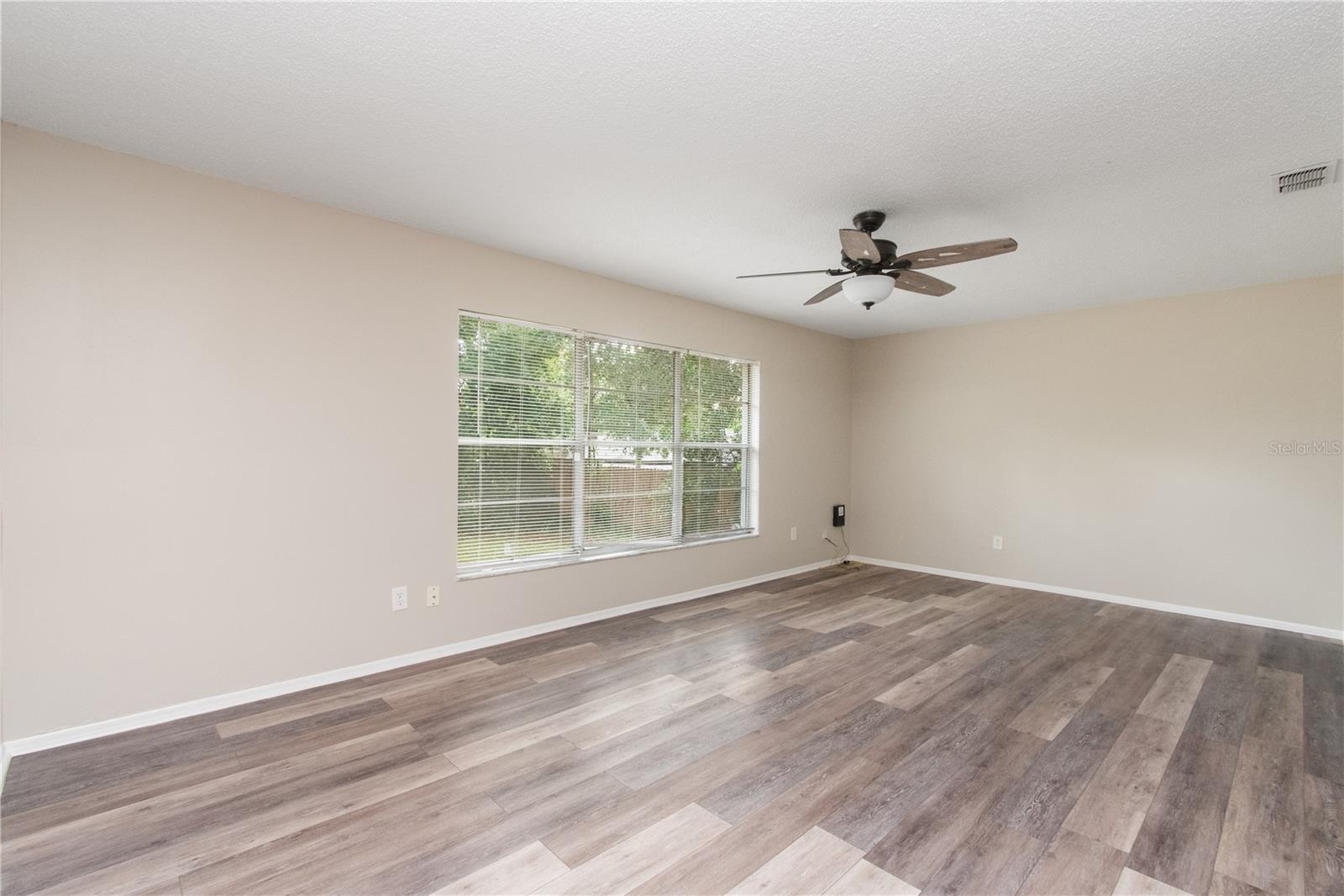 Image 5 of 25 For 905 Levee Court