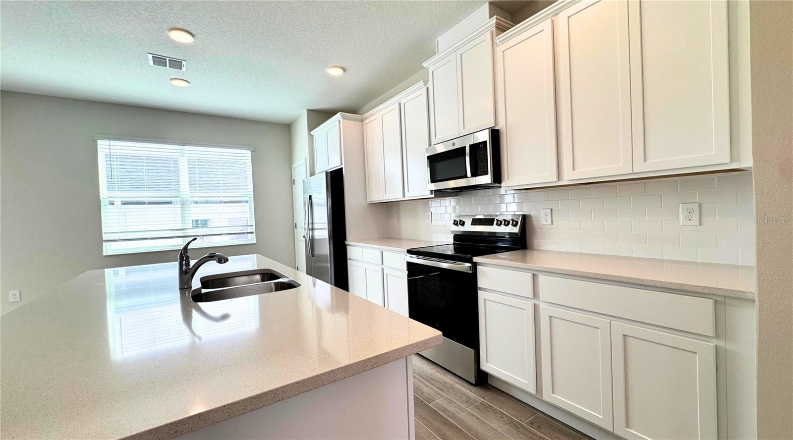 Image 5 of 22 For 15388 Burgtheater Drive