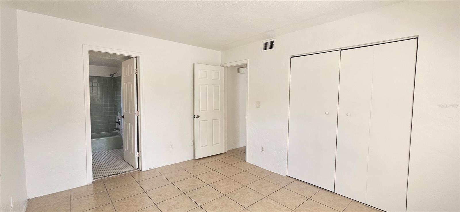 Image 7 of 9 For 1225 Kennedy Road 04