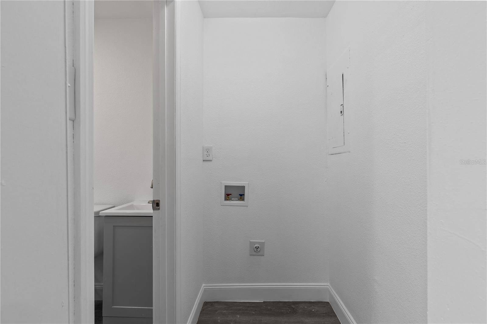 Image 10 of 26 For 705 Venus Drive