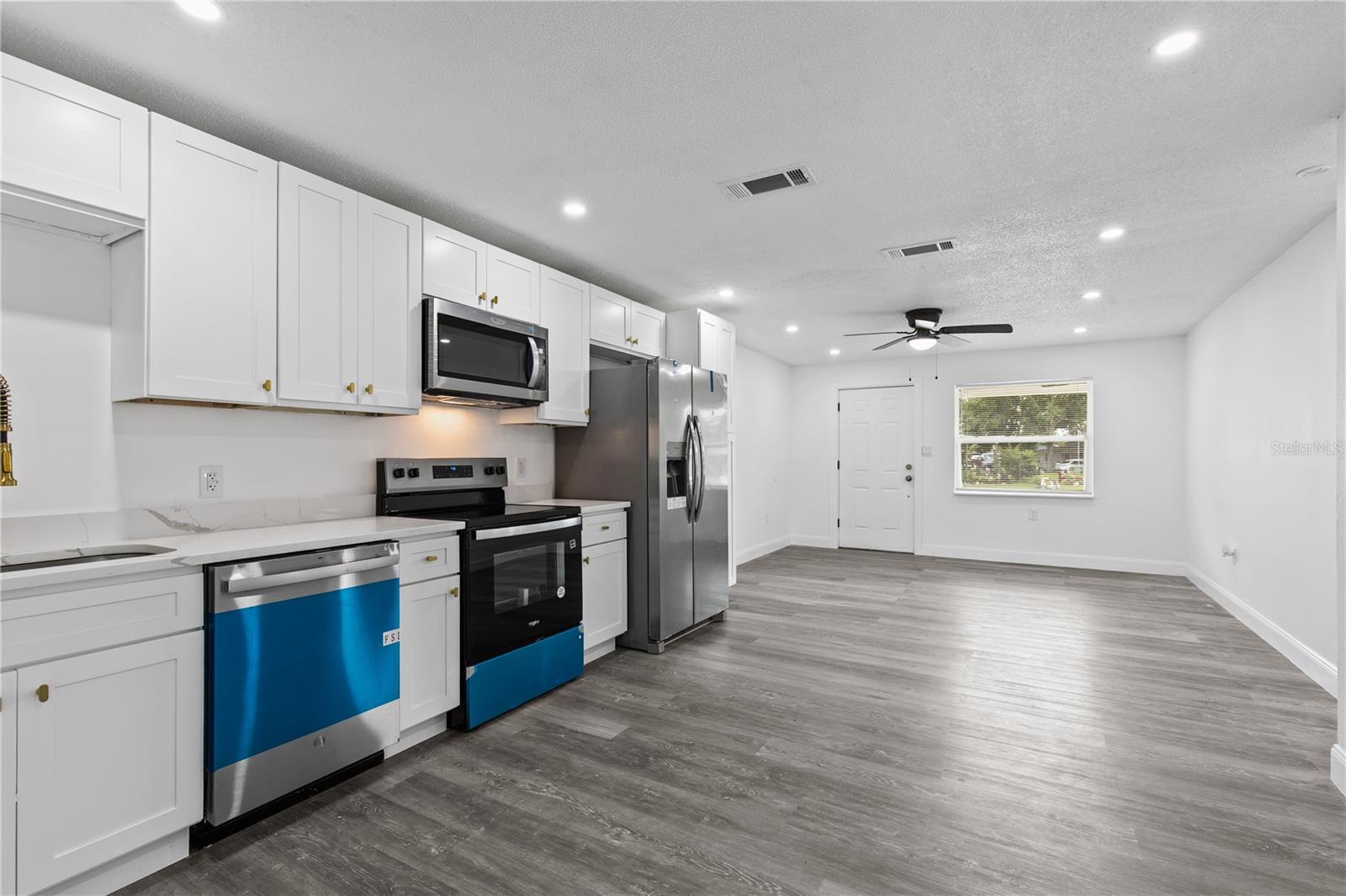 Image 4 of 26 For 705 Venus Drive