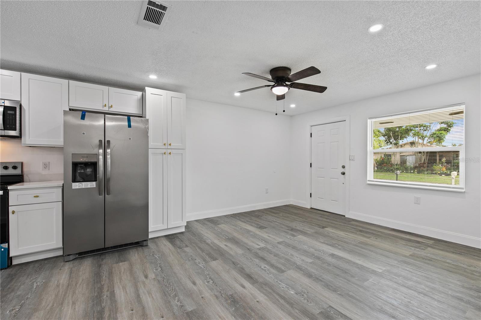 Image 6 of 26 For 705 Venus Drive