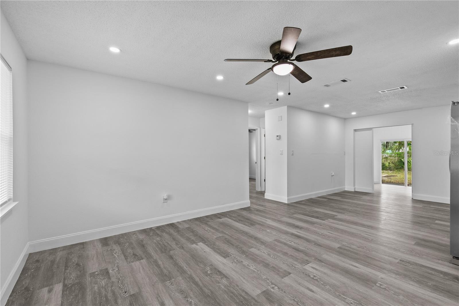 Image 9 of 26 For 705 Venus Drive