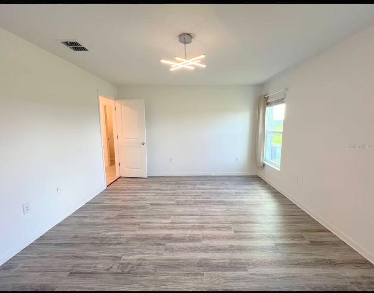 Image 7 of 24 For 5421 Preserve Boulevard