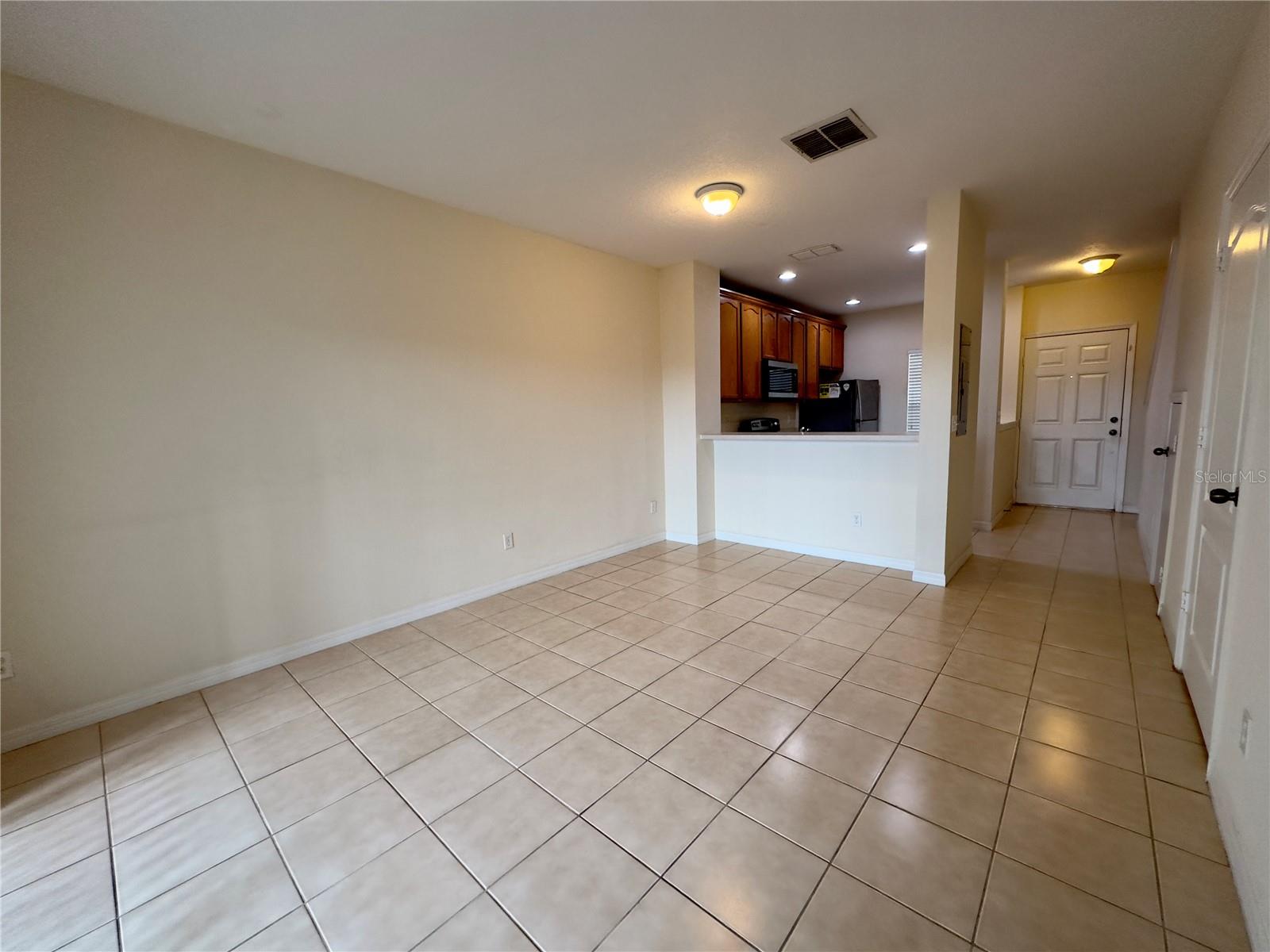 Image 11 of 21 For 10648 Savannah Wood Court 950