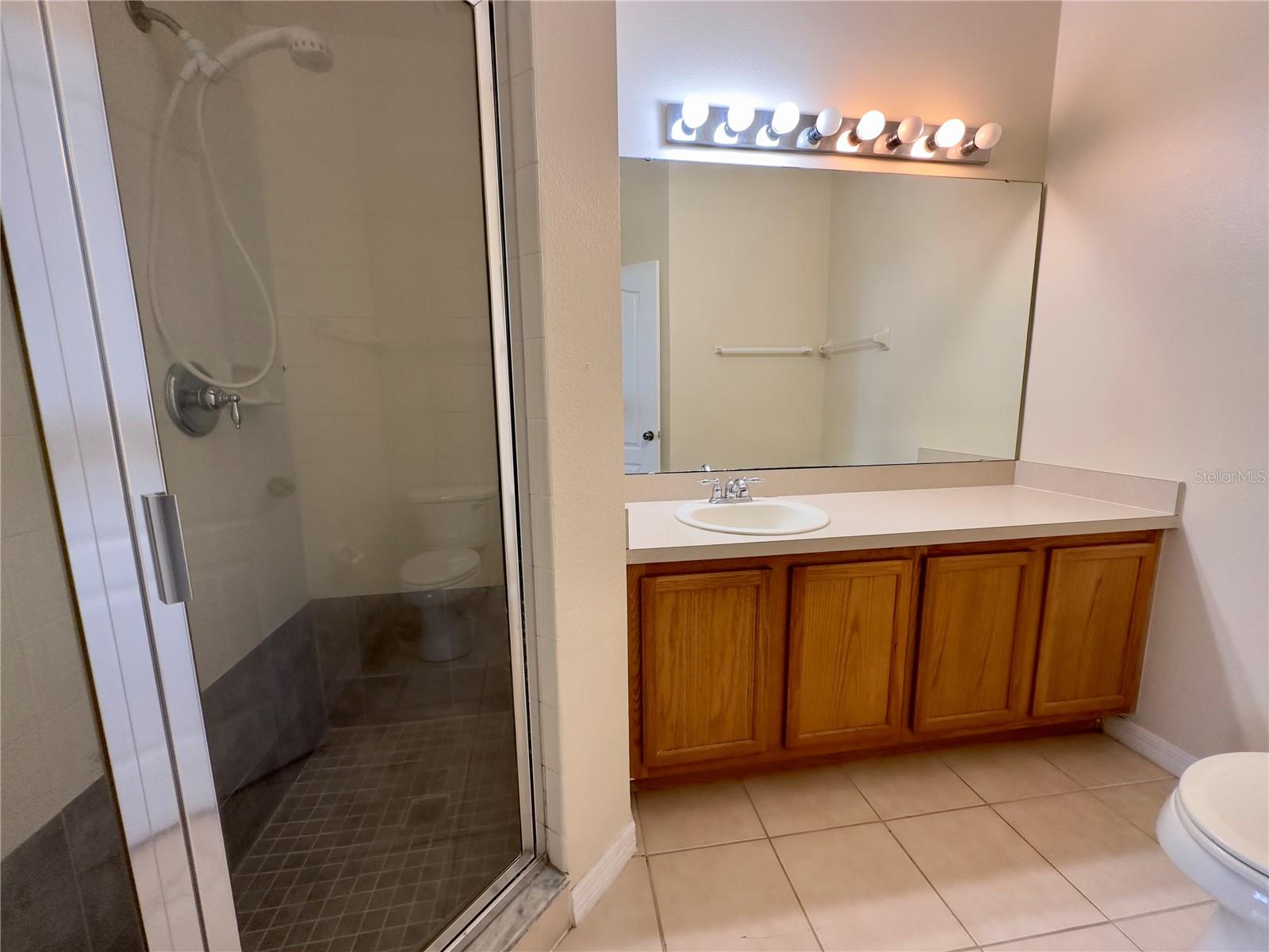 Image 17 of 21 For 10648 Savannah Wood Court 950
