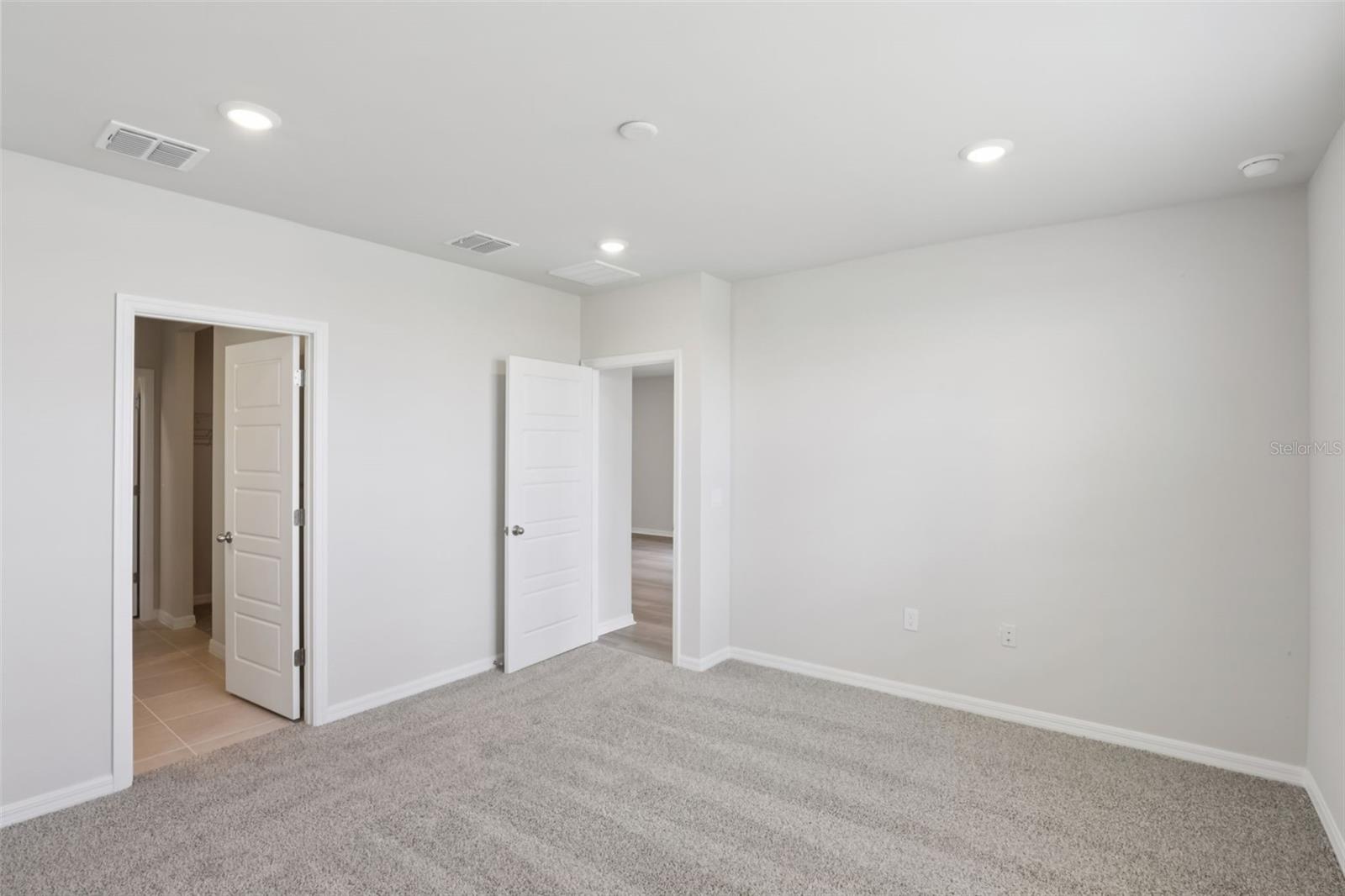 Image 16 of 40 For 44476 Diamond Trail