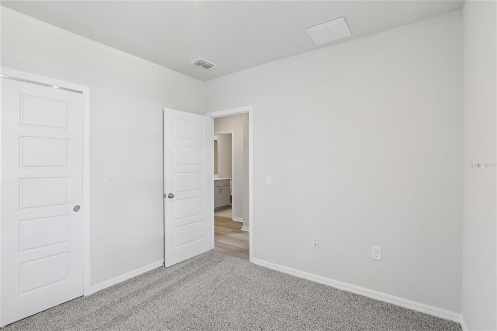 Image 25 of 40 For 44476 Diamond Trail