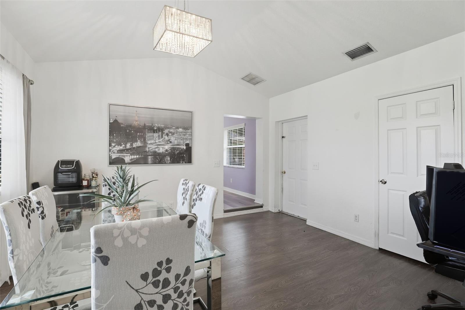 Image 19 of 40 For 8027 Orange Avenue