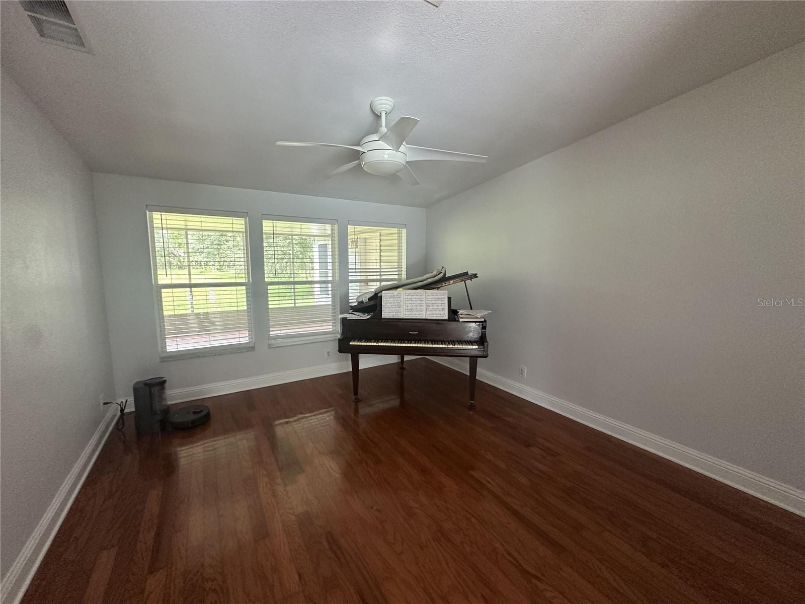 Image 4 of 15 For 10809 Cedar Cove Drive