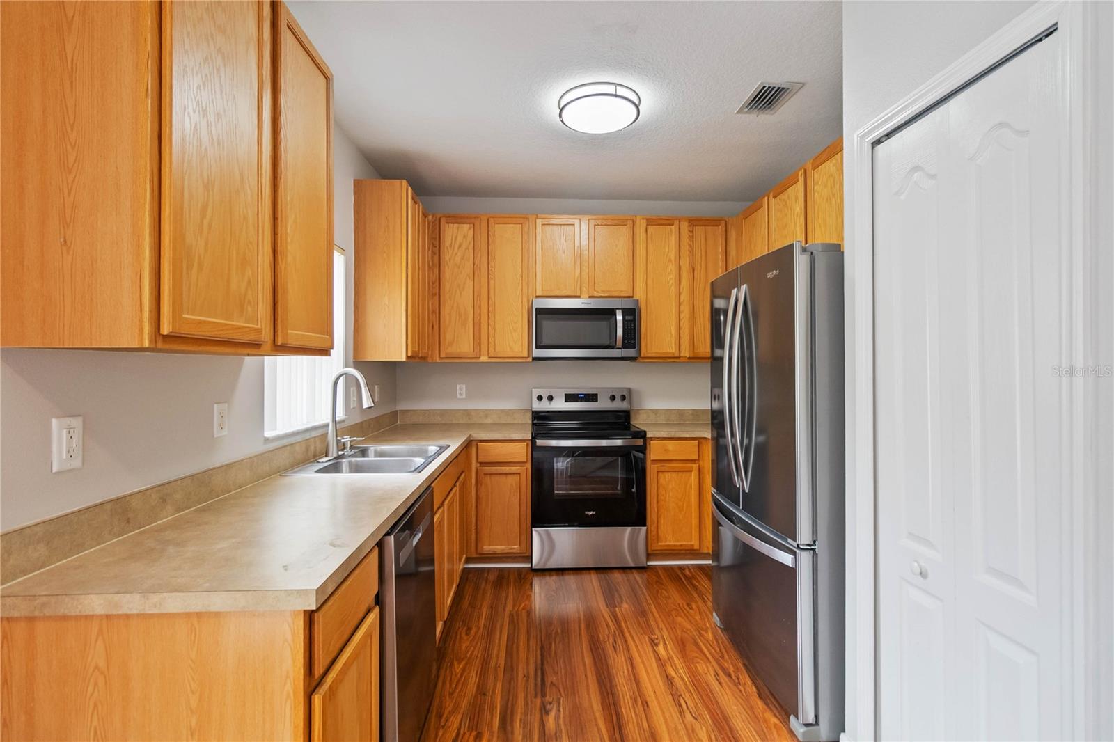 Image 8 of 23 For 13329 Harbor Shore Lane