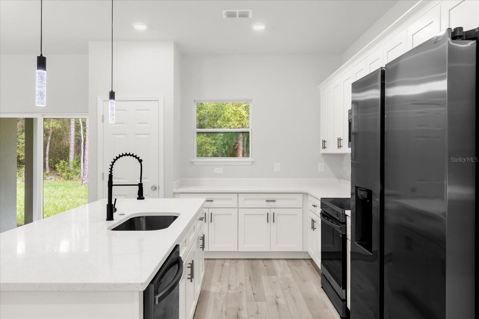 Image 10 of 31 For 10188 Empress Circle