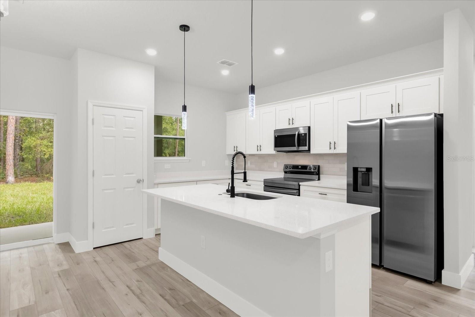 Image 8 of 31 For 10188 Empress Circle