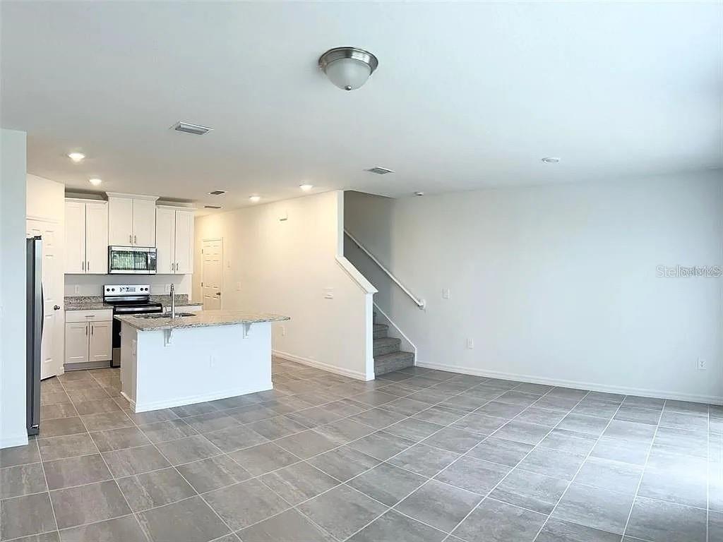 Image 3 of 10 For 16284 Hamlin View Street