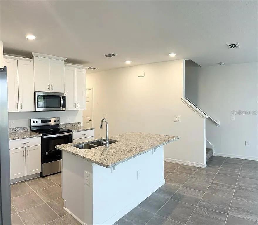 Image 4 of 10 For 16284 Hamlin View Street