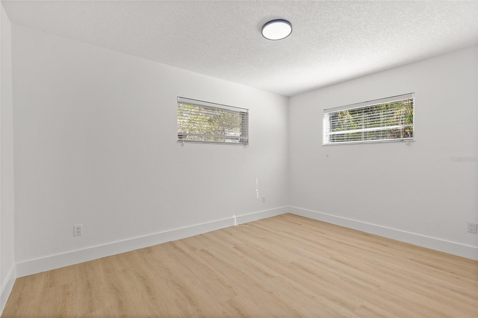 Image 14 of 28 For 2920 Abbey Court