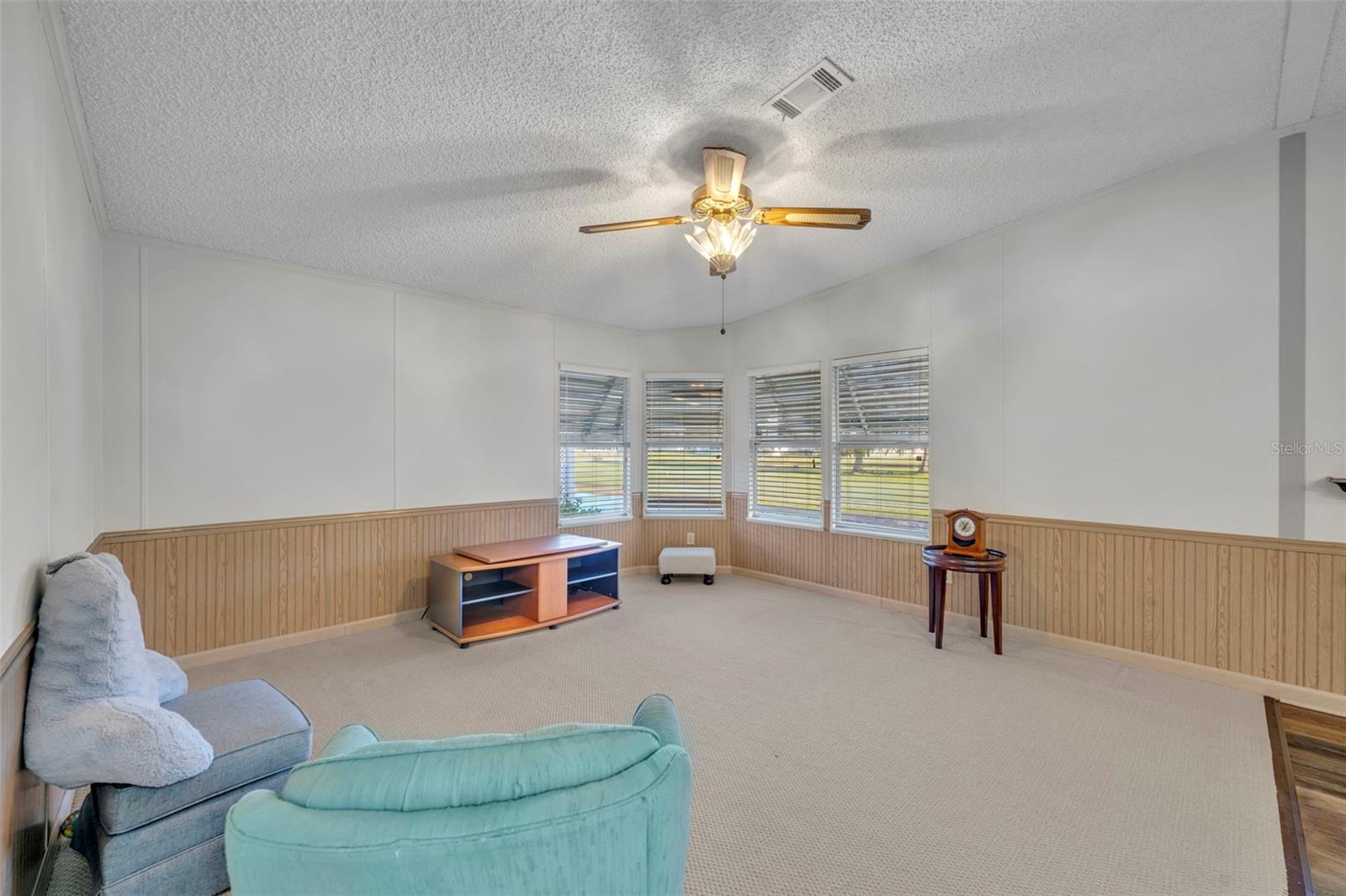 Image 11 of 55 For 120 Victoria Drive