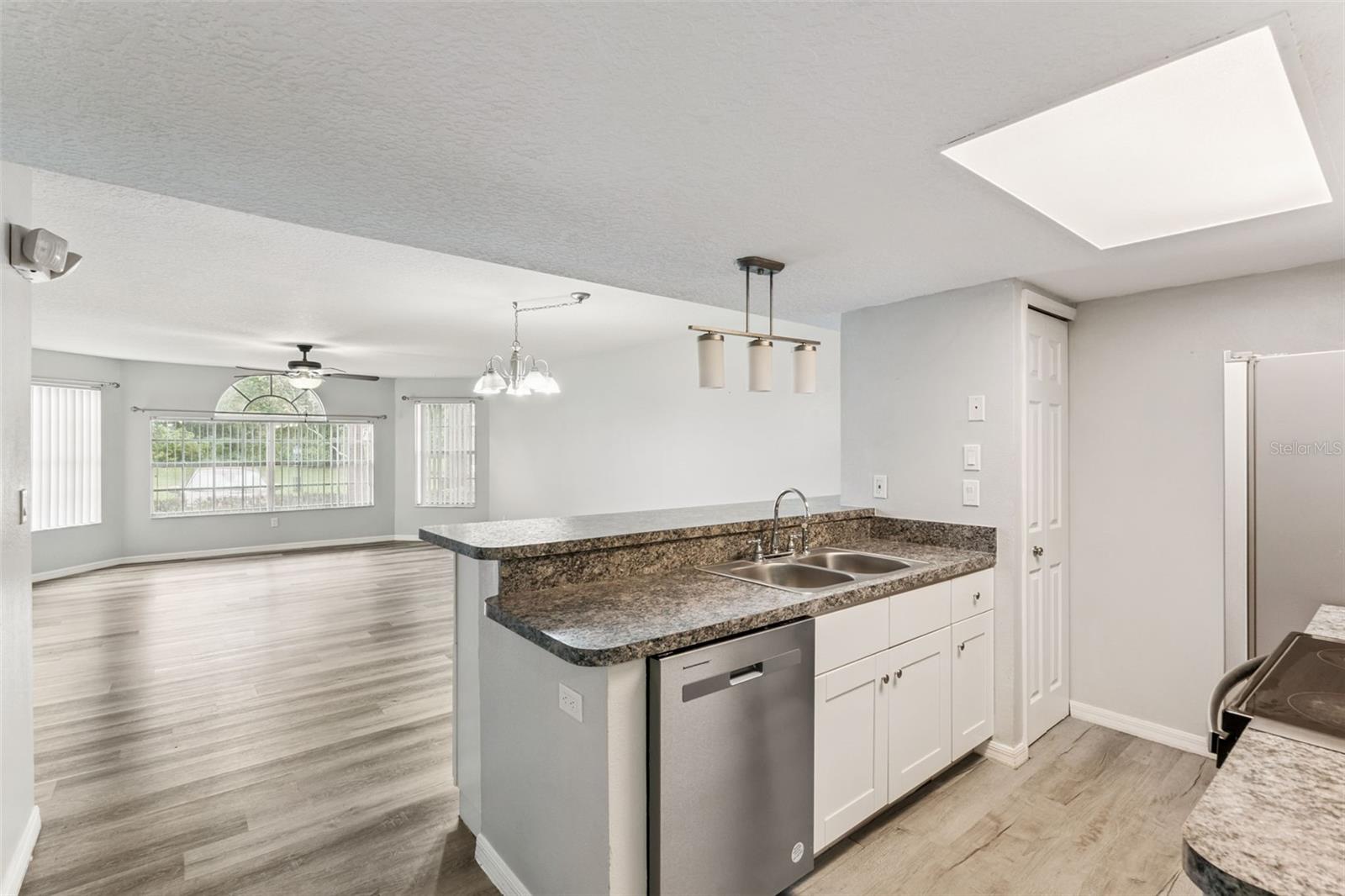 Image 13 of 36 For 2442 Sweetwater Club Circle 41