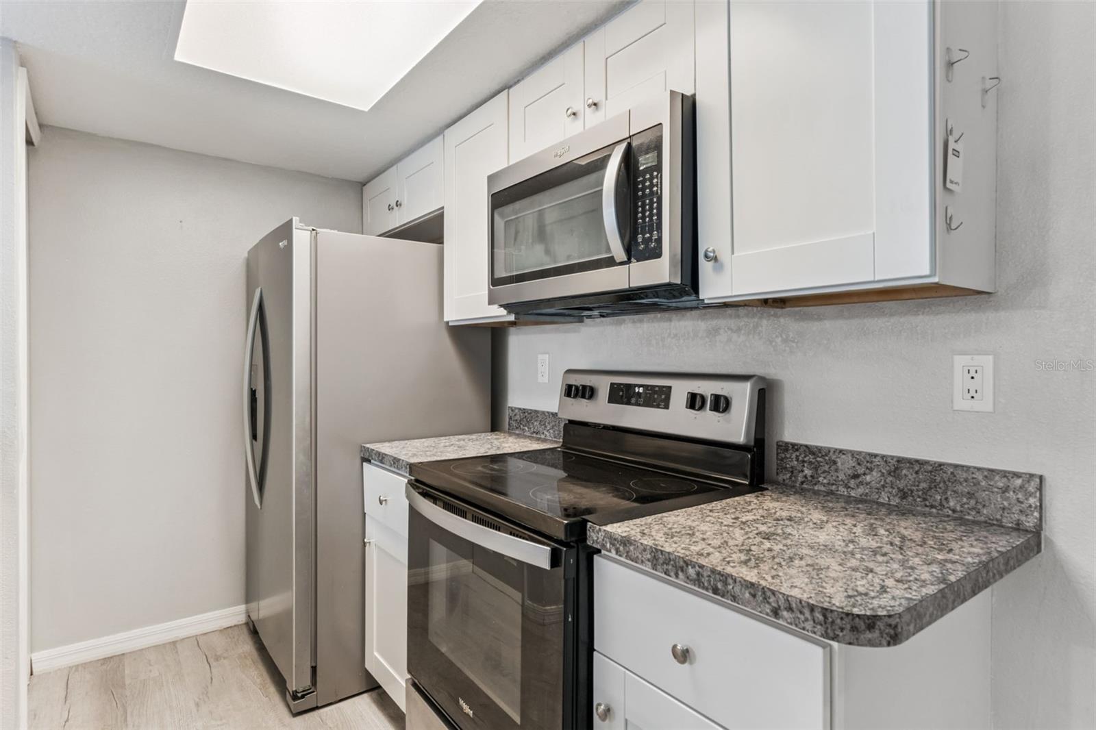 Image 15 of 36 For 2442 Sweetwater Club Circle 41