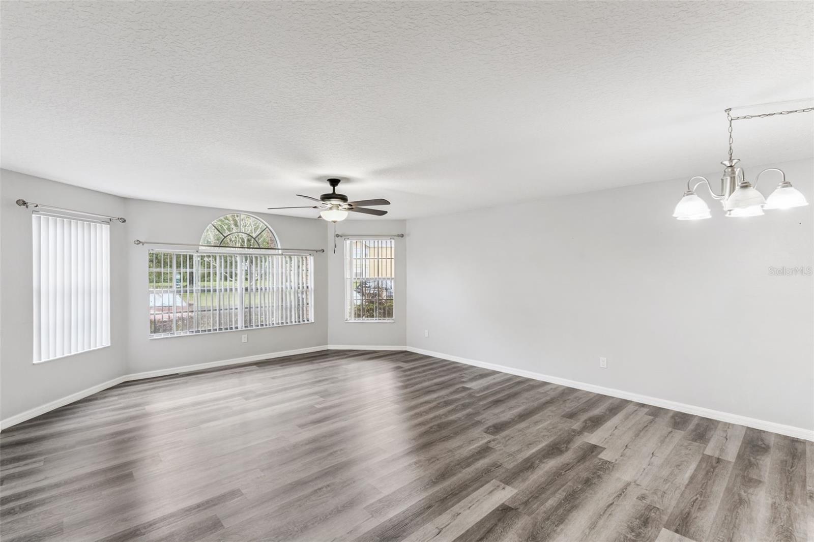 Image 17 of 36 For 2442 Sweetwater Club Circle 41