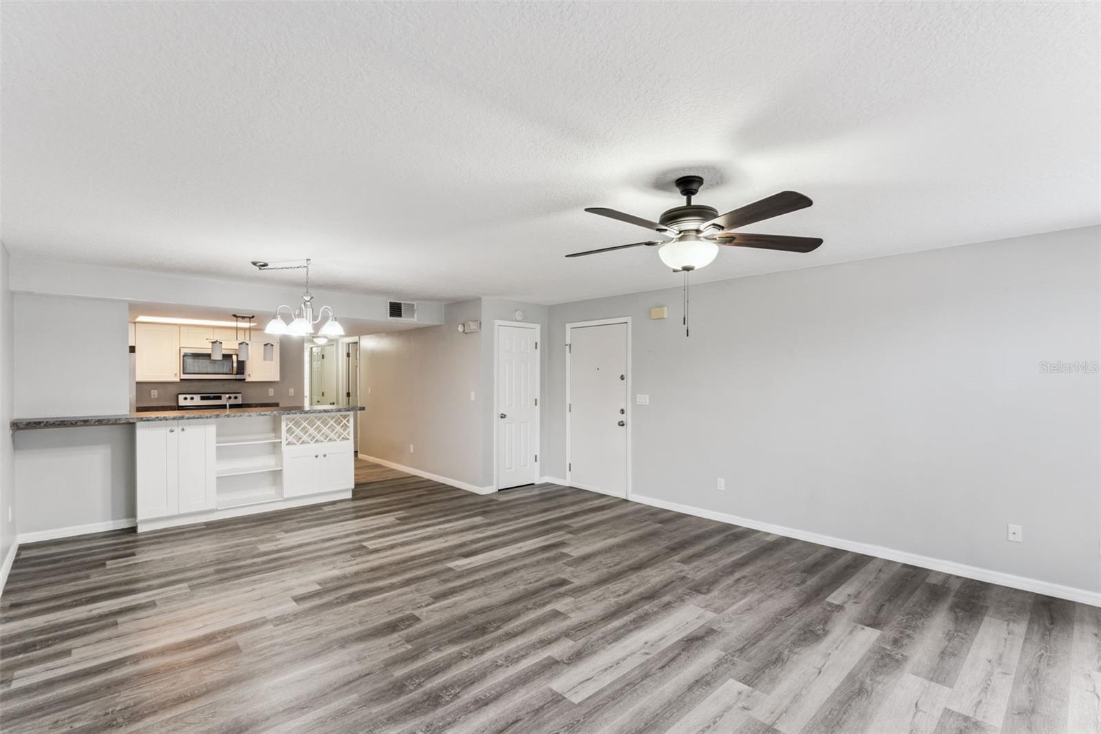 Image 19 of 36 For 2442 Sweetwater Club Circle 41