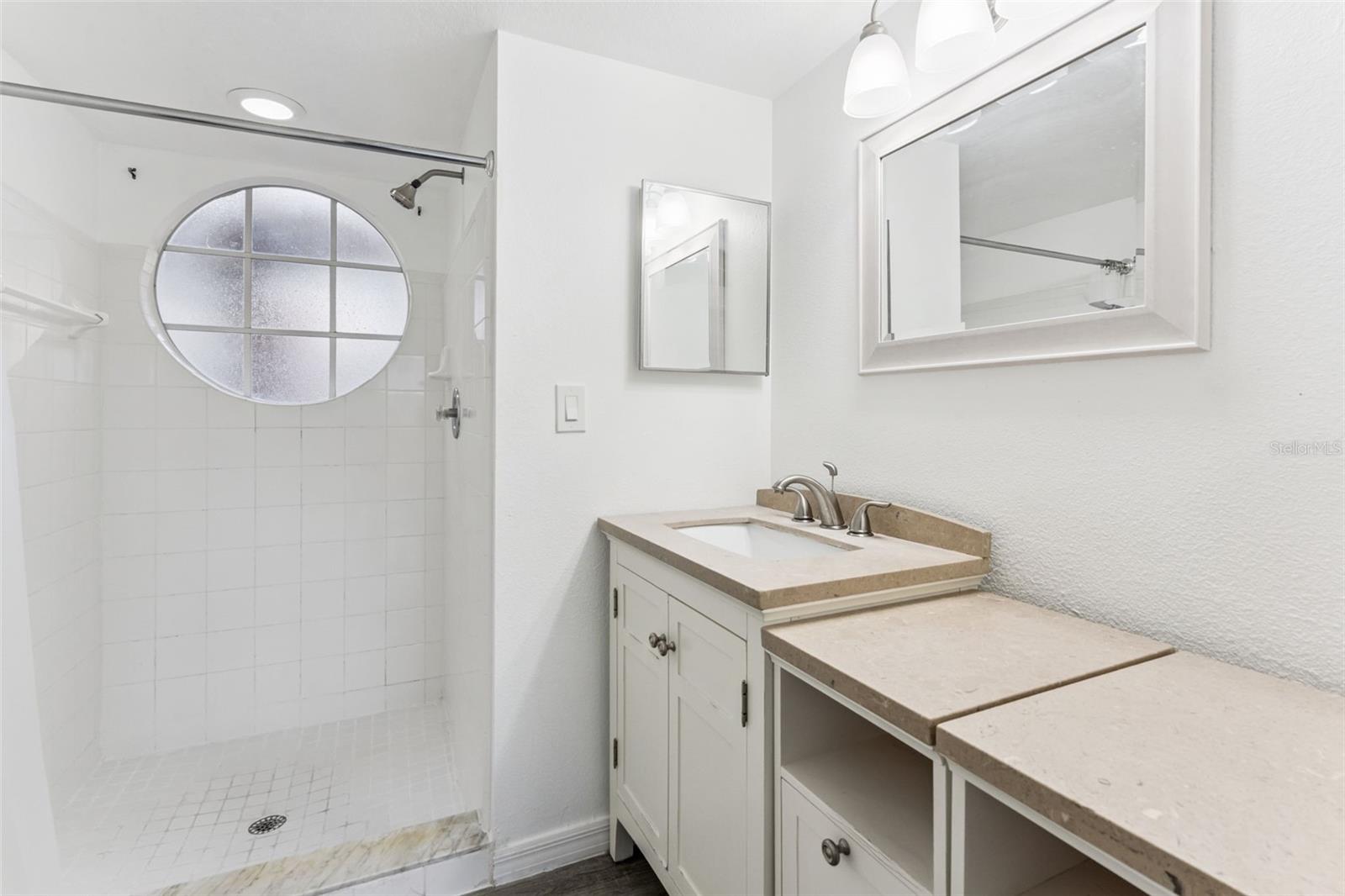 Image 6 of 36 For 2442 Sweetwater Club Circle 41