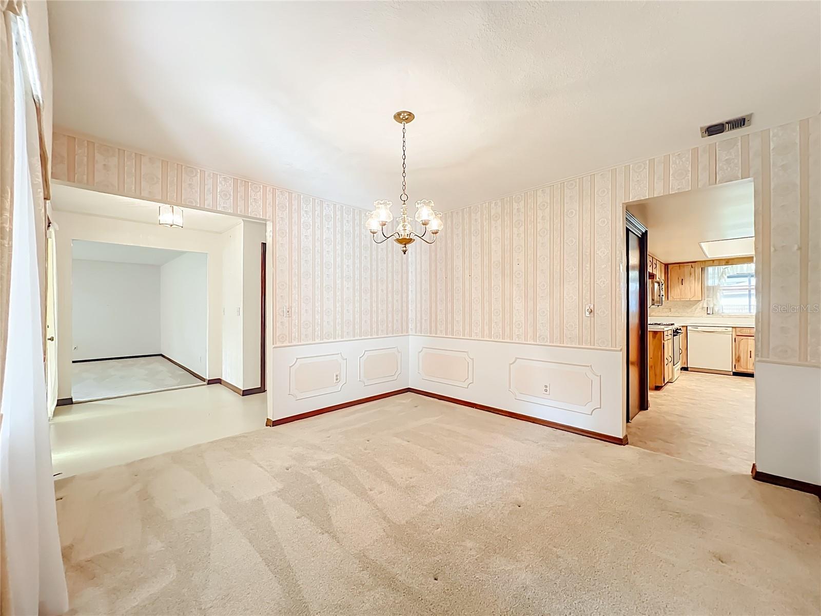 Image 16 of 26 For 225 Slade Drive