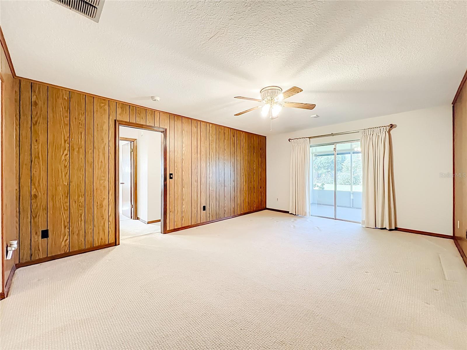 Image 19 of 26 For 225 Slade Drive