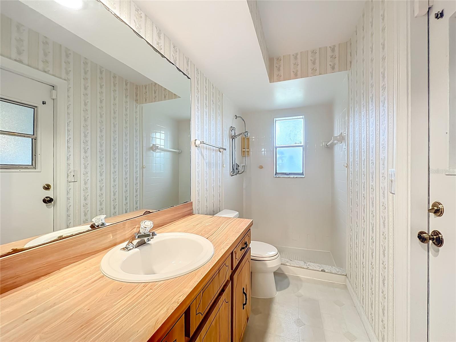 Image 22 of 26 For 225 Slade Drive
