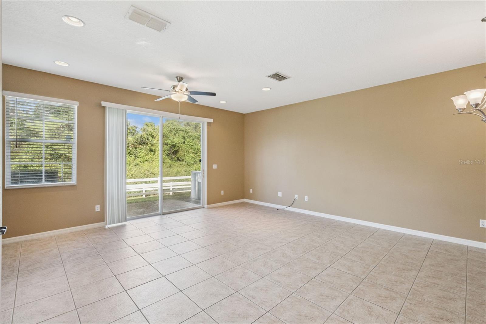 Image 4 of 36 For 10376 Fallsgrove Street
