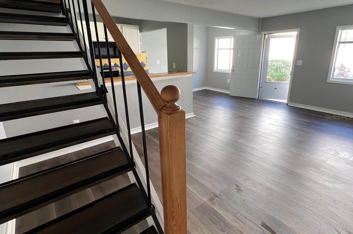 Image 6 of 10 For 1829 Bough Avenue 3