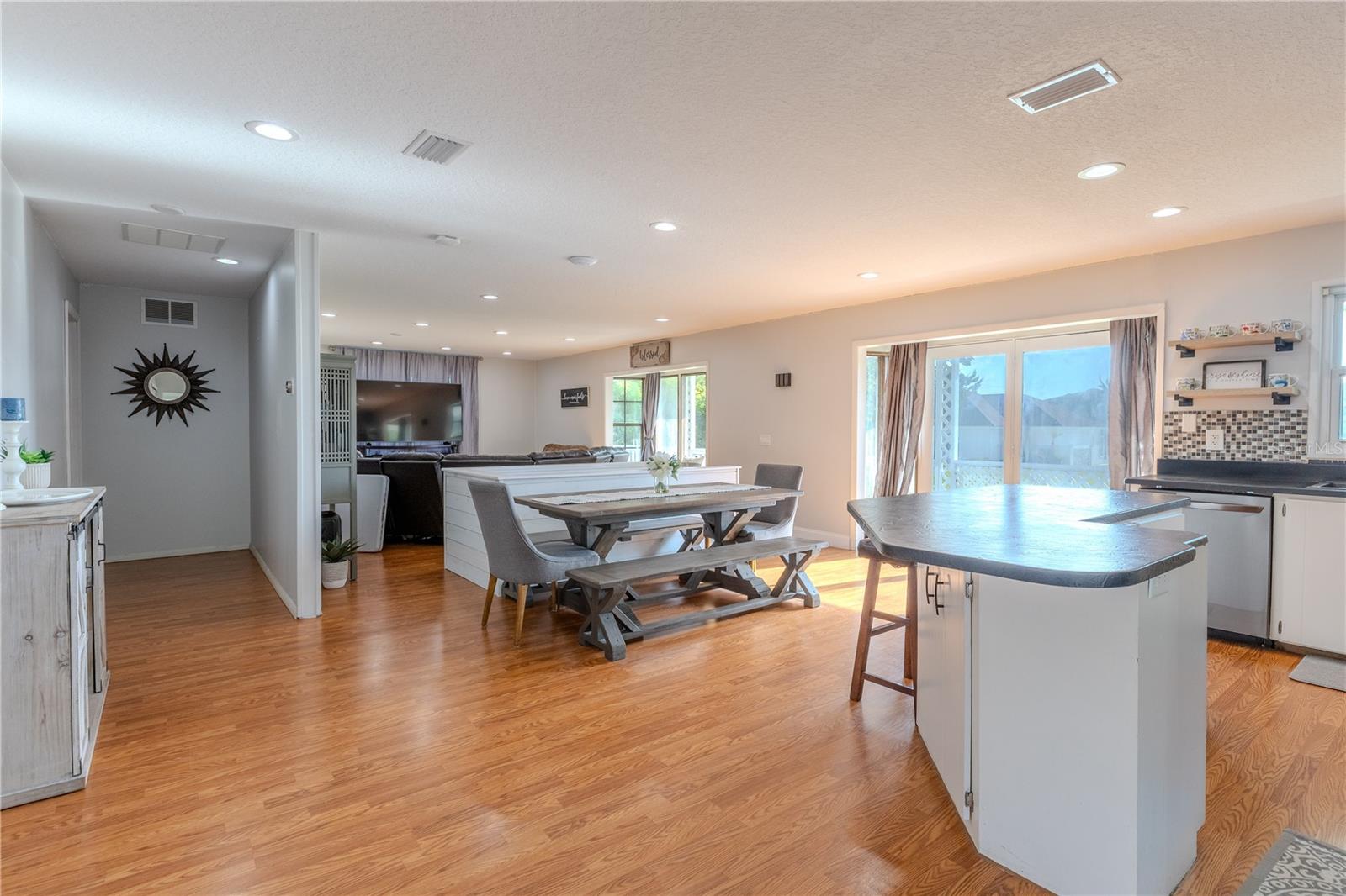 Image 18 of 23 For 7 Valencia Street