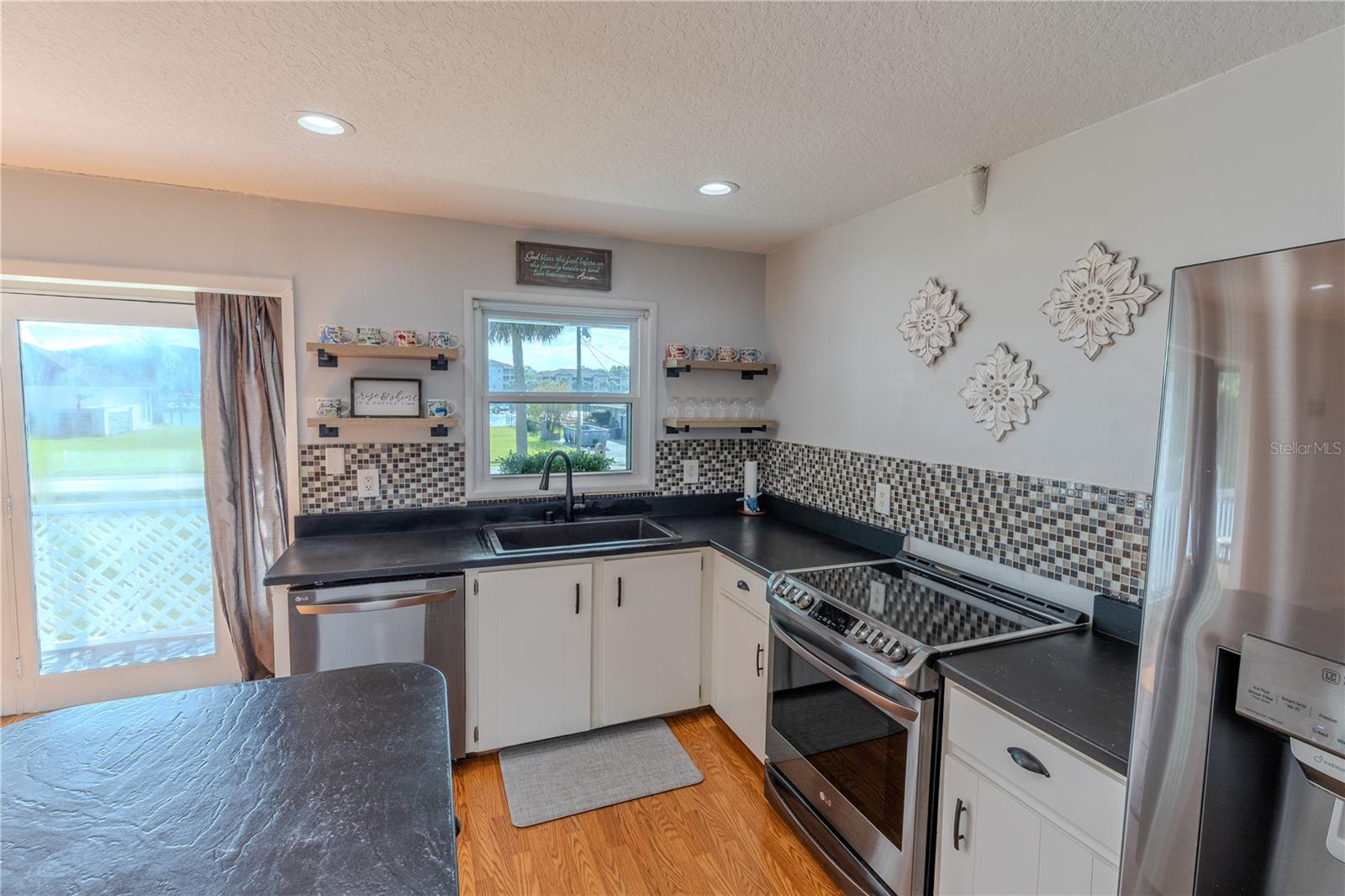 Image 20 of 23 For 7 Valencia Street