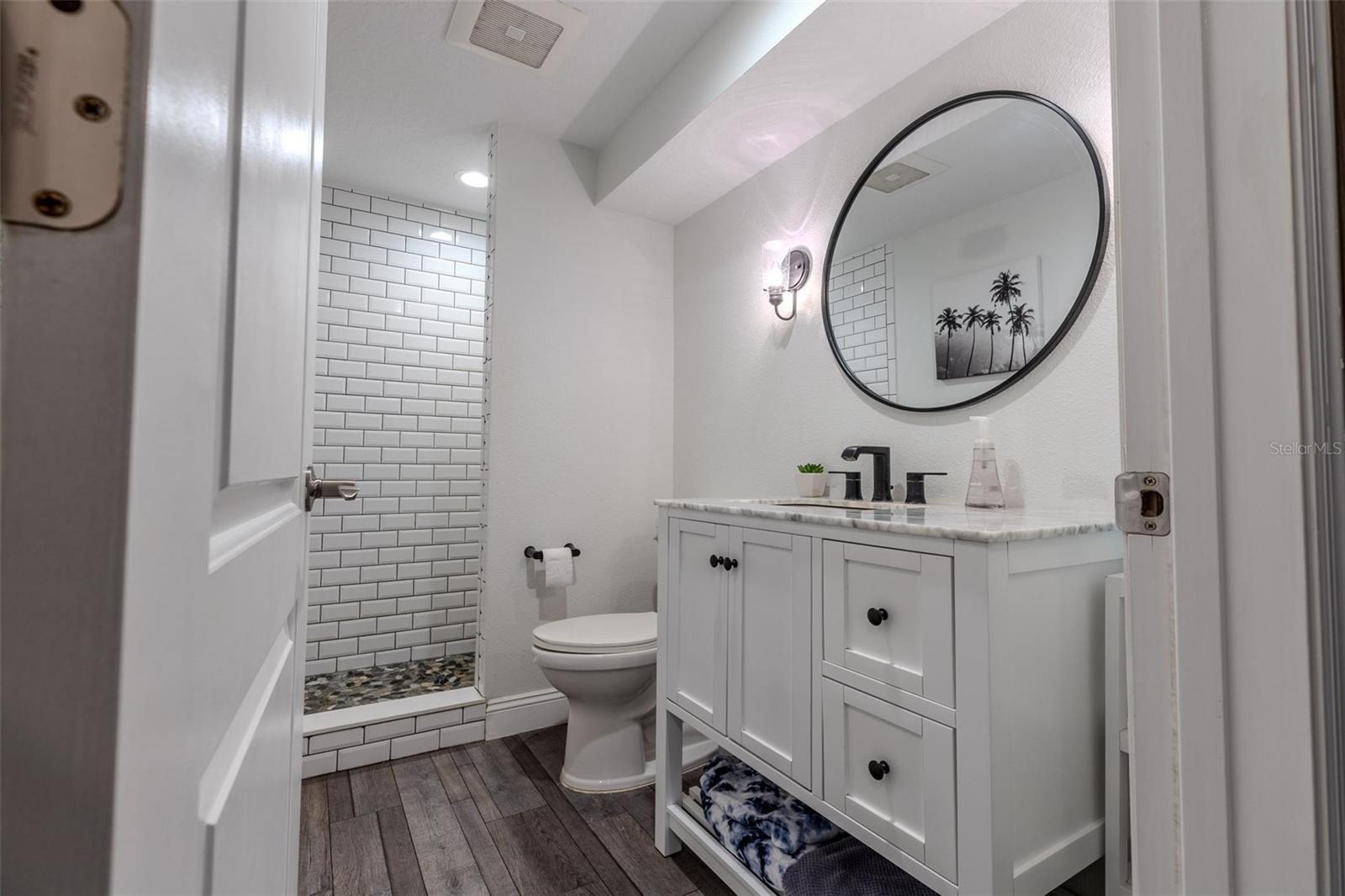 Image 7 of 23 For 7 Valencia Street