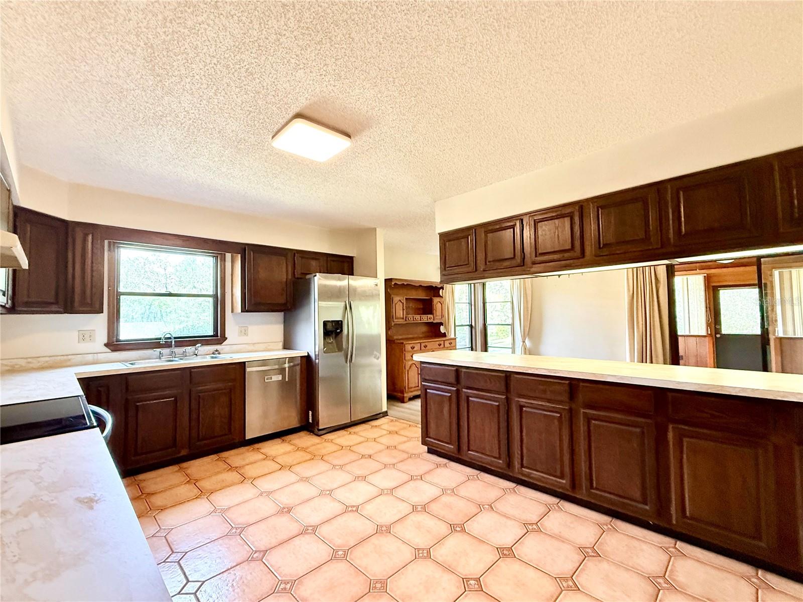 Image 12 of 32 For 733 Westchester Drive