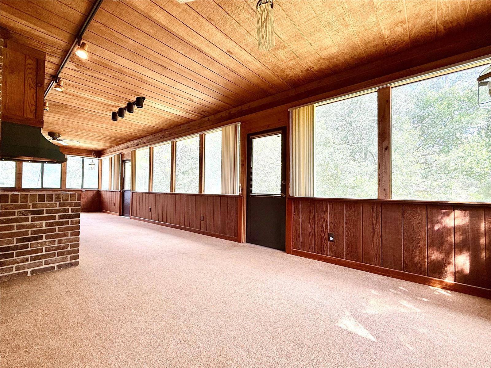 Image 16 of 32 For 733 Westchester Drive