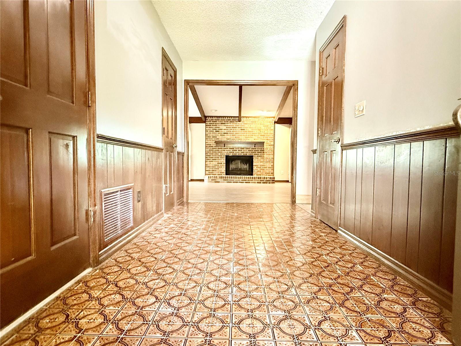 Image 3 of 32 For 733 Westchester Drive