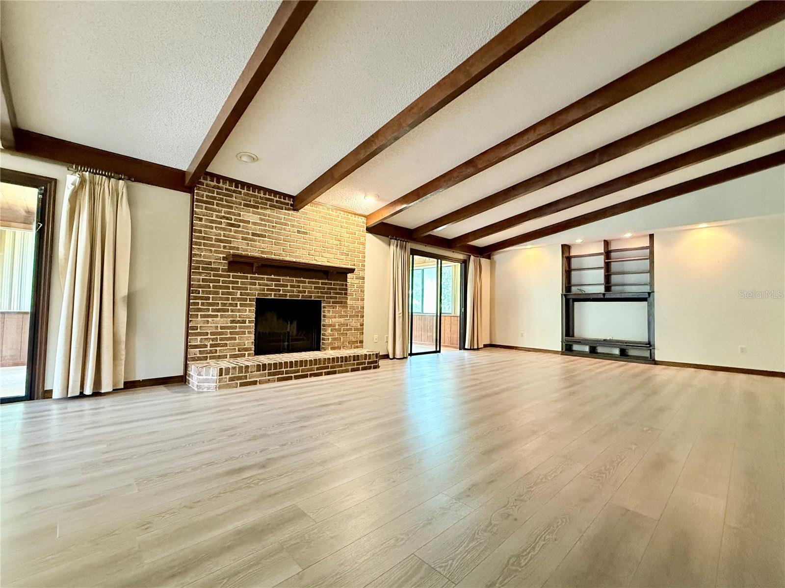 Image 4 of 32 For 733 Westchester Drive