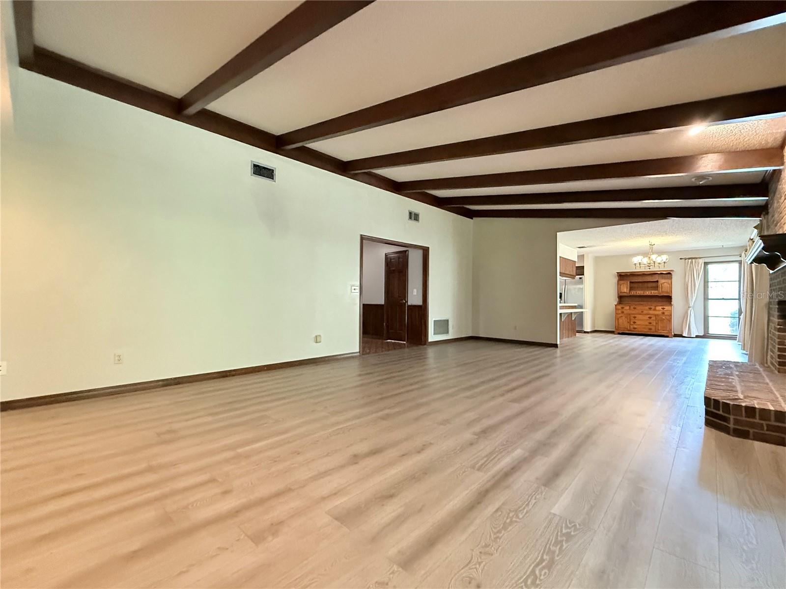 Image 6 of 32 For 733 Westchester Drive