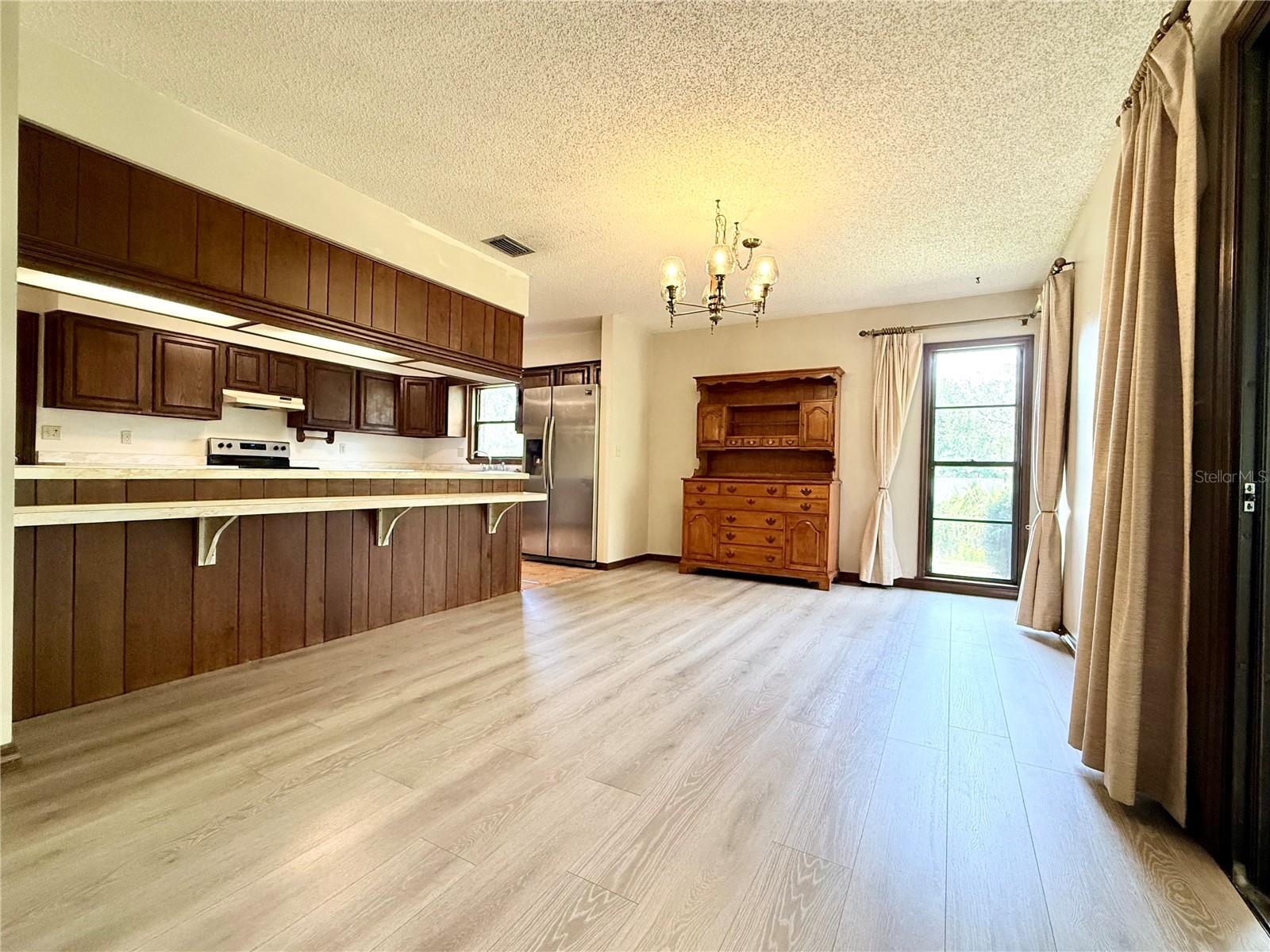 Image 8 of 32 For 733 Westchester Drive
