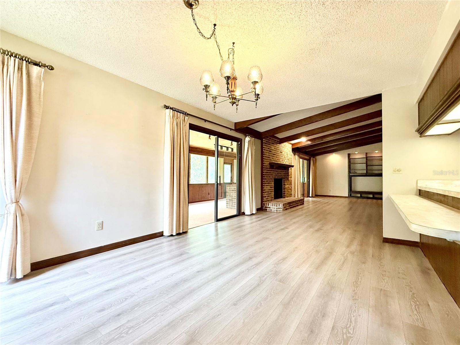 Image 9 of 32 For 733 Westchester Drive