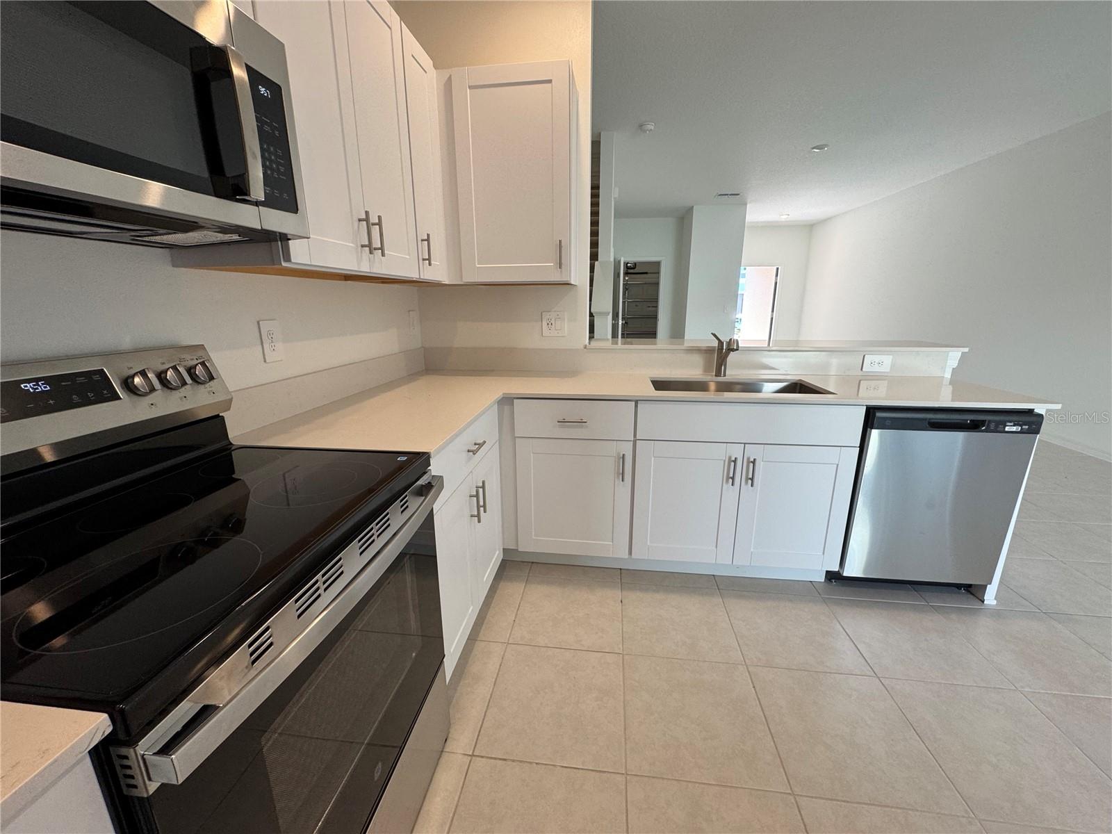 Image 10 of 31 For 10149 Trumpet Honeysuckle Way