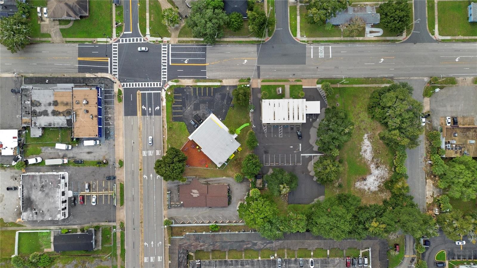 Image 6 of 8 For 707 Goldwyn Avenue