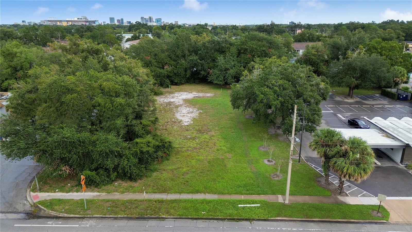 Image 7 of 8 For 707 Goldwyn Avenue