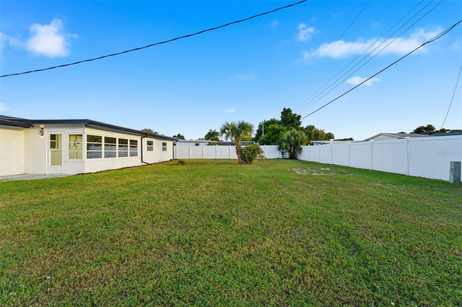 Image 24 of 27 For 121 Sandhurst Drive