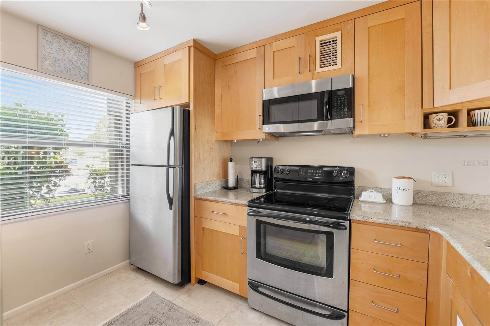 Image 10 of 36 For 3221 Westridge Boulevard 103