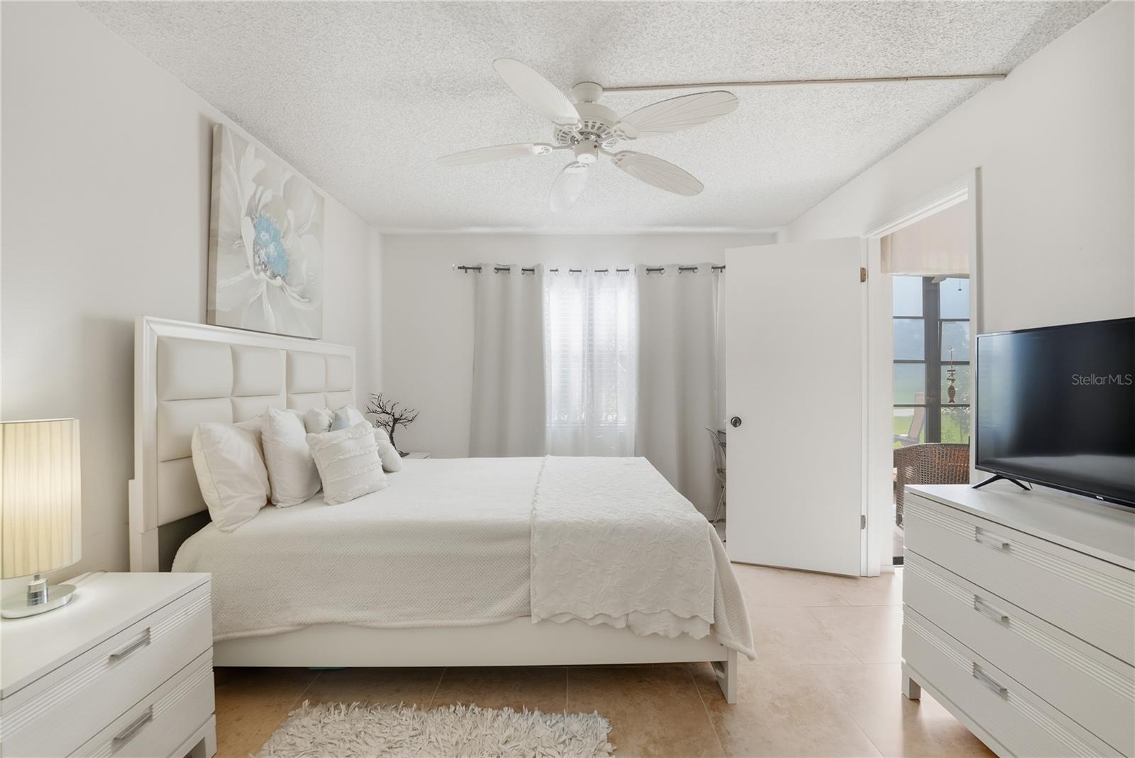 Image 15 of 36 For 3221 Westridge Boulevard 103