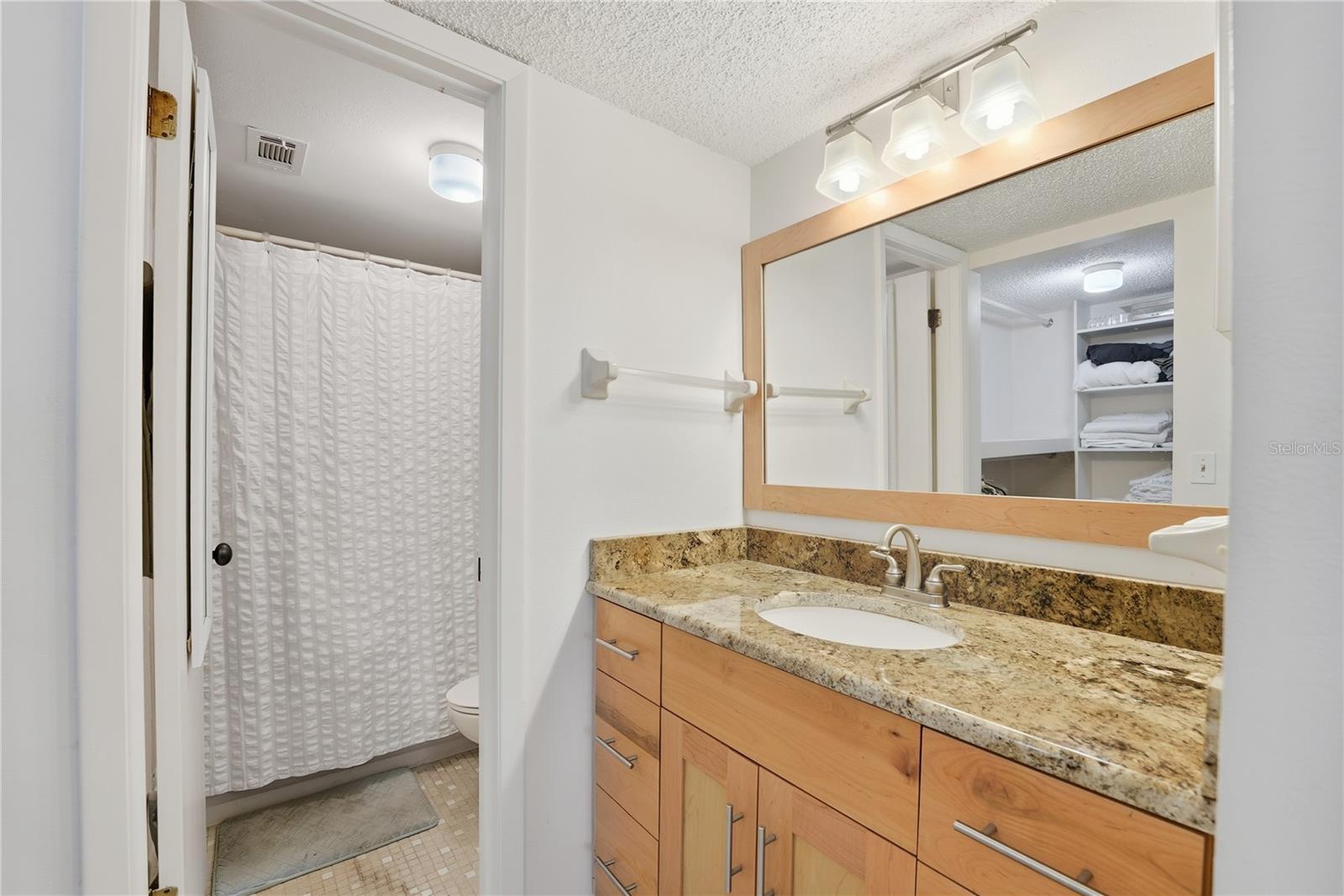 Image 16 of 36 For 3221 Westridge Boulevard 103