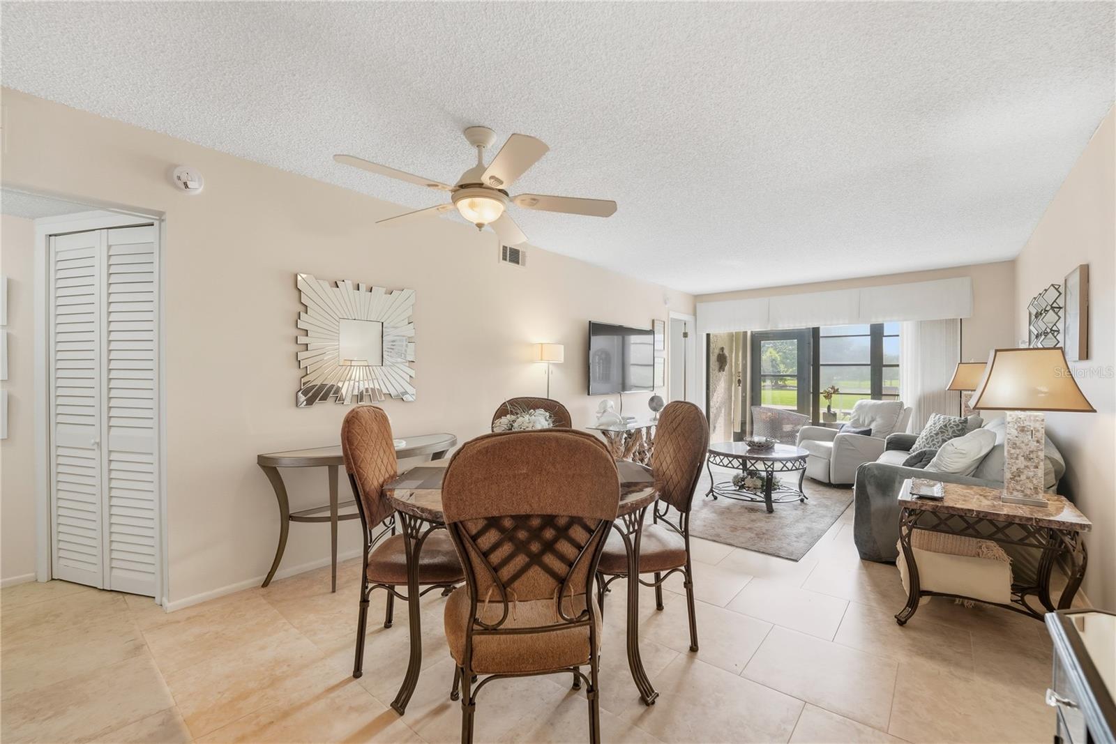 Image 4 of 36 For 3221 Westridge Boulevard 103